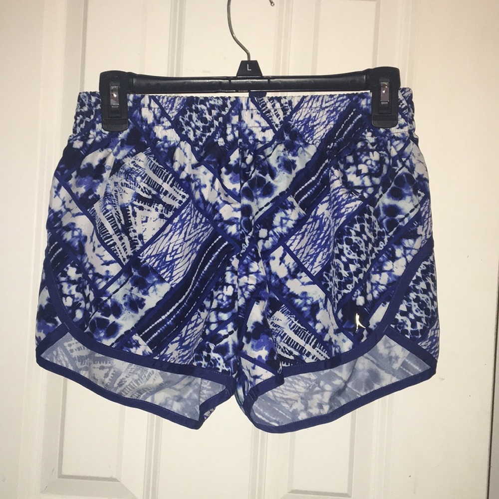 Athletic shorts in good condition worn once